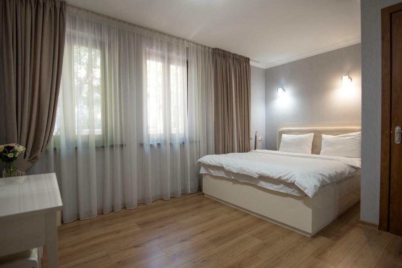 Sama Grand Hotel 第比利斯 外观 照片