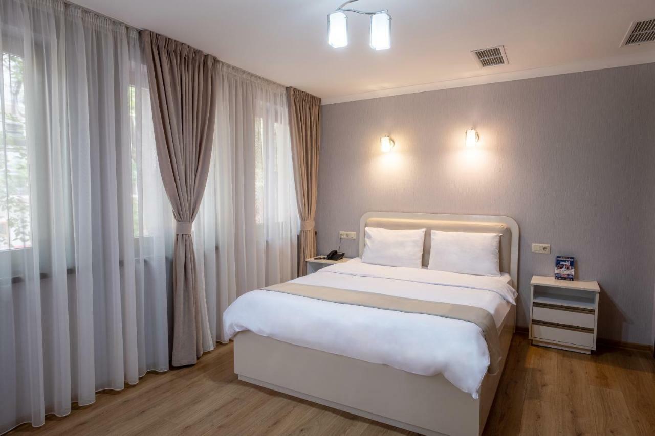 Sama Grand Hotel 第比利斯 外观 照片